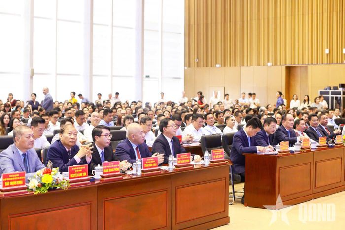 Các đại biểu tham dự diễn đàn. 