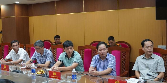 Lãnh đạo các phòng nghiệp vụ Công an tỉnh Tây Ninh dự buổi làm việc