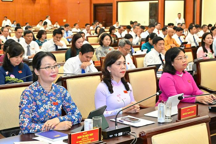  Đại biểu dự kỳ họp. Ảnh: VIỆT DŨNG 