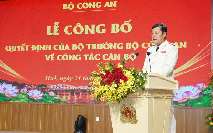 Tân Giám đốc Công an TP Huế phát biểu tại lễ nhận quyết định