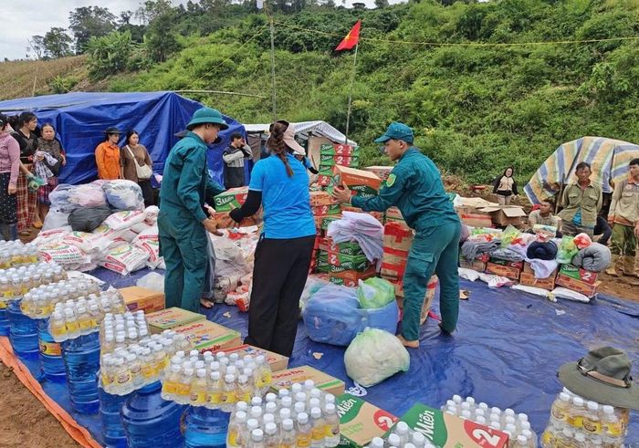  Tỉnh Lâm Đồng chỉ đạo các địa phương chủ động phương án bảo đảm lương thực, nước sạch, thuốc chữa bệnh cho người dân bị ảnh hưởng bởi thiên tai. Ảnh: THANH XUÂN 