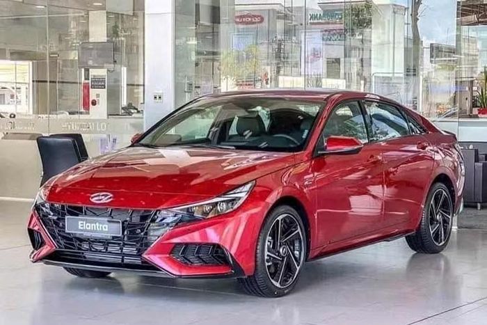Hyundai Elantra có doanh số thấp nhất trong nhóm. Mẫu xe này chỉ bán được 14 xe trong tháng 8 vừa qua, không thay đổi so với tháng 7.