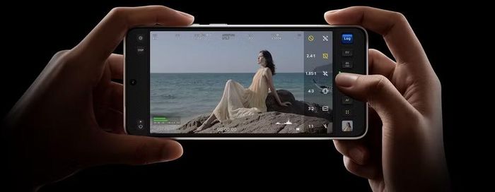 Hệ thống còn mở rộng bằng phụ kiện ống kính ZEISS Gen 2 tới 200mm và Gen 2 Ultra 400mm, giúp người dùng linh hoạt trong nhiều tình huống chụp khác nhau.