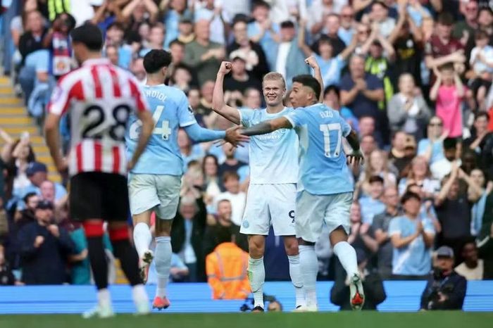 Tiền đạo Erling Haaland ăn mừng bàn thắng vào lưới Sunderland, hoàn tất thành tích ghi bàn trước cả 25 đối thủ từng gặp tại Ngoại hạng Anh. Ảnh: EPA.