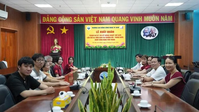 Lễ xuất quân cho thí sinh tham dự tại kỳ thi WorldSkills Shanghai 2026.