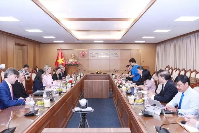 Bộ GD&ĐT tiếp đón phái đoàn của Trợ lý Ngoại trưởng Hoa Kỳ và Đại sứ Hoa Kỳ tại Việt Nam. Ảnh: Đình Tuệ