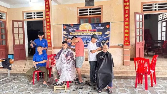 Các hoạt động thể hiện tinh thần sẻ chia của tuổi trẻ ở vùng biên.