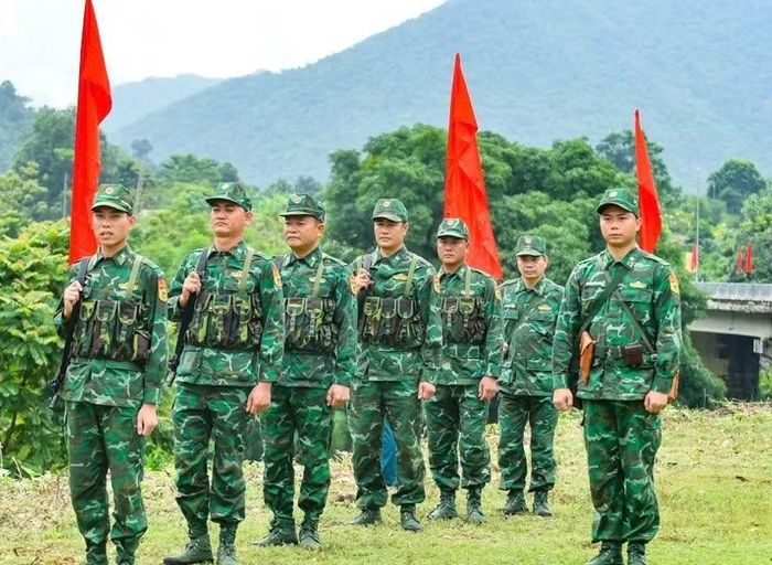 Tổ tuần tra vũ trang do Đại úy Nguyễn Huy Hùng chỉ huy.