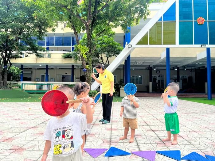Trẻ mầm non tại Trường Mầm non 19/5 Thành phố trong giờ chơi - Ảnh: Phương Nhi