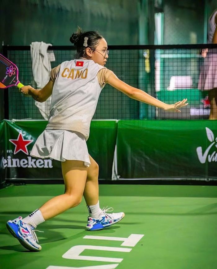 Bảo Châu trên sân thi đấu Pickleball. (Ảnh: NVCC)