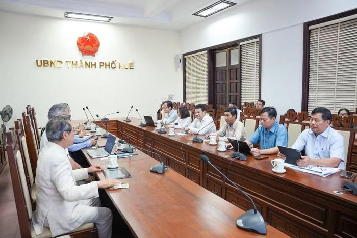 Buổi làm việc của lãnh đạo TP Huế với 2 Trường Đại học Waseda và Đại học Tsukuba từ Nhật Bản về về công tác nghiên cứu, triển khai dự án phòng, chống thiên tai, thích ứng với ngập lụt tại Huế.