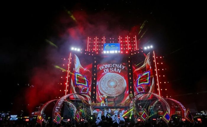 Chương trình bế mạc Festival Thăng Long - Hà Nội lần thứ II năm 2026 diễn ra với màu sắc truyền thống đậm nét. (Ảnh: Khánh Huy)