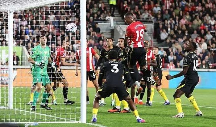 Jaidon Anthony của Brentford ghi bàn mở tỷ số trong trận thắng 3-0 trước Chelsea tại vòng 5 Ngoại hạng Anh, trên sân Gtech Community, Brentford (Anh), ngày 18/9. (Nguồn: Getty Images)