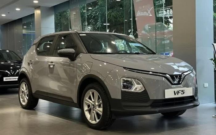 Top 5 xe đa dụng cỡ nhỏ bán chạy nhất tháng 8/2026: VinFast VF 5 tiếp tục dẫn đầu.