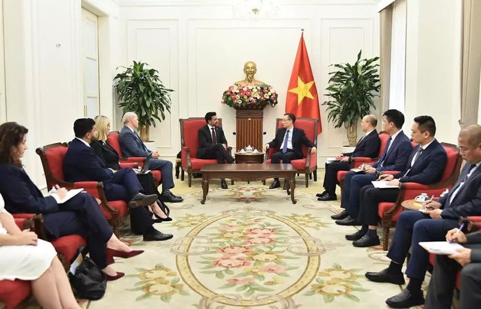 Ủy viên Bộ Chính trị, Bộ trưởng Ngoại giao Lê Hoài Trung tiếp Bộ trưởng Bộ Thương mại Quốc tế Canada Maninder Sidhu nhân chuyến thăm Việt Nam tháng 2/2026. (Ảnh: Thành Long)