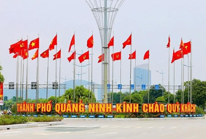 Quảng Ninh đặt kỳ vọng lớn hơn vào khu vực tư nhân trong giai đoạn phát triển tiếp theo, nhất là khi địa phương bước vào không gian của một thành phố trực thuộc Trung ương. (Ảnh: Thanh Tùng)