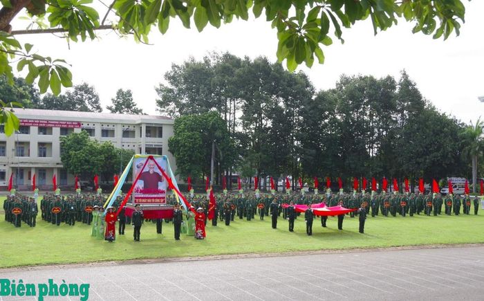 230 cán bộ chỉ huy, huấn luyện viên, vận động viên đến từ 23 đơn vị Bộ đội Biên phòng khu vực II tham gia hội thao. Ảnh: Lê Khoa