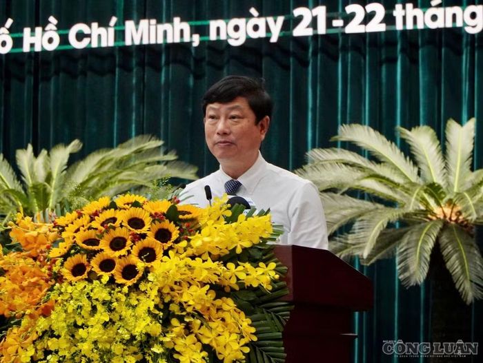 Chủ tịch HĐND TPHCM Võ Văn Minh phát biểu khai mạc Kỳ họp.