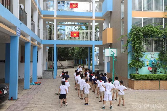 Ngành Giáo dục Hà Nội cũng đặt mục tiêu để mỗi học sinh được tham gia thường xuyên ít nhất một môn thể thao phù hợp trong quá trình học tập ở cấp tiểu học.