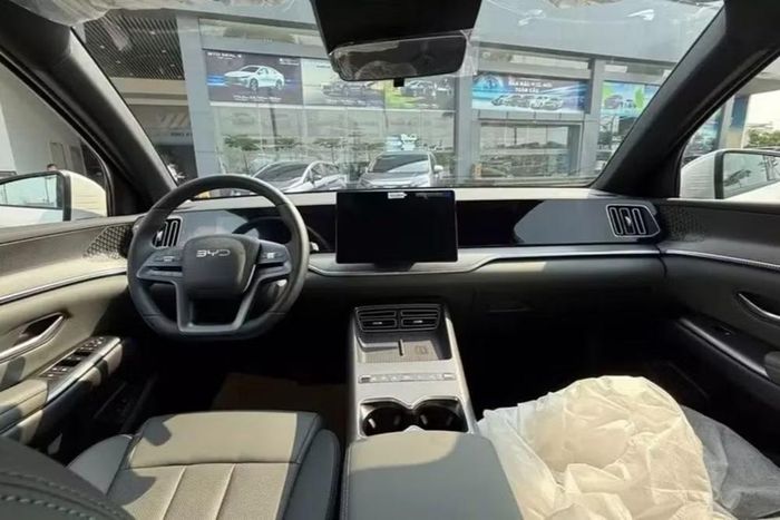 Thiết kế khoang lái BYD Sealion 5 - Ảnh: Đại lý
