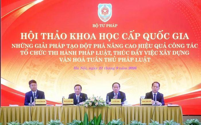 Hội thảo đã nghe nhiều giải pháp nâng cao hiệu quả công tác thi hành pháp luật. Ảnh: Phạm Kiên