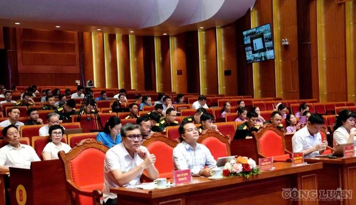 Các đại biểu tham dự hội nghị.
