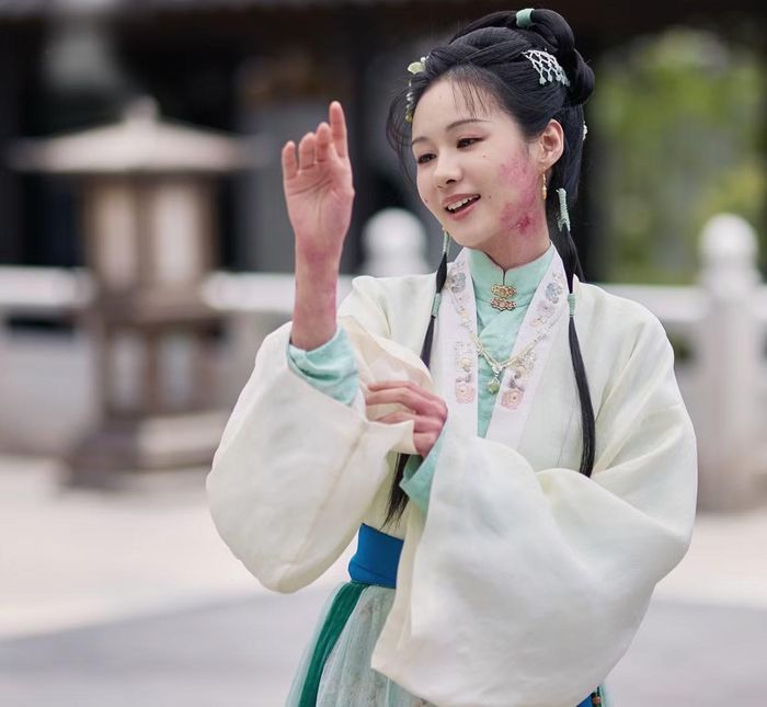 Đỗ Thúy Tước thông minh, có tham vọng nhưng lại không hợp với tư tưởng lễ giáo phong kiến dẫn tới kết cục không như ý nguyện.
