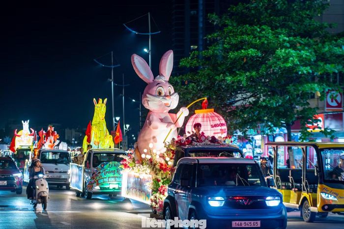 "Chúng tôi xây dựng đề án đưa sự kiện này thành hoạt động thường niên để tạo thành dấu ấn, điểm nhấn cho du lịch Quảng Ninh nói chung và của Khu du lịch Bãi Cháy nói riêng. Đáp ứng công cuộc đưa du lịch trở thành sản phẩm kinh tế mũi nhọn cho thành phố", Chủ tịch UBND phường Bãi Cháy chia sẻ.