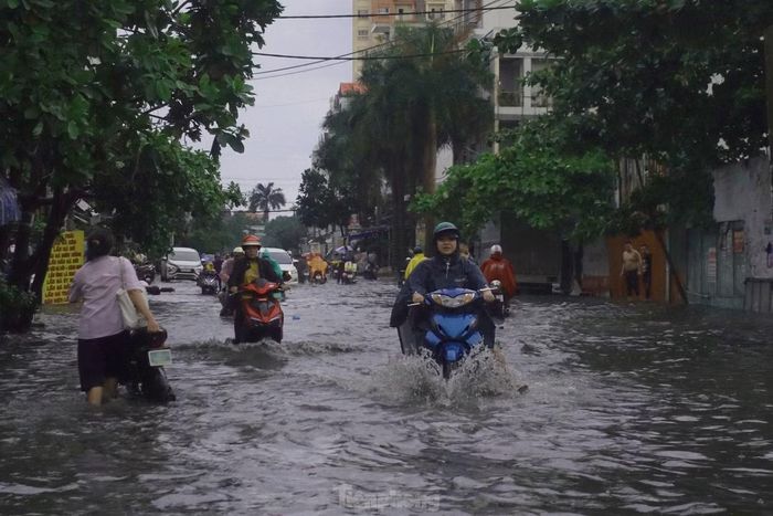 Khu vực Nam Bộ, Nam Trung Bộ thời tiết xấu từ 21-14/9.