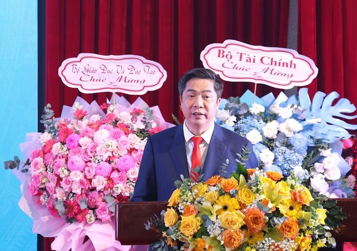 PGS.TS Nguyễn Đào Tùng phát biểu tại buổi lễ. Ảnh: Ngô Tùng