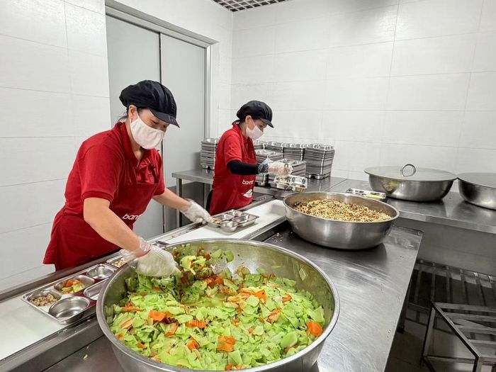 Bữa ăn bán trú có đảm bảo an toàn là nỗi lo của phụ huynh.