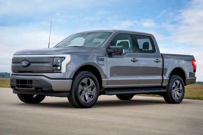 Bán tải điện F-150 Lightning đã ngừng phân phối.