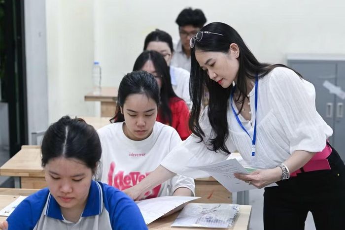 Các chuyên gia cho rằng cần thiết cân nhắc thời điểm áp dụng quy định mới để học sinh có thời gian chuẩn bị.