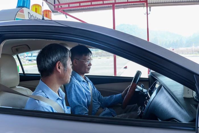 CSGT sẽ xử lý nghiêm các vi phạm của xe tập lái khi tham gia giao thông.