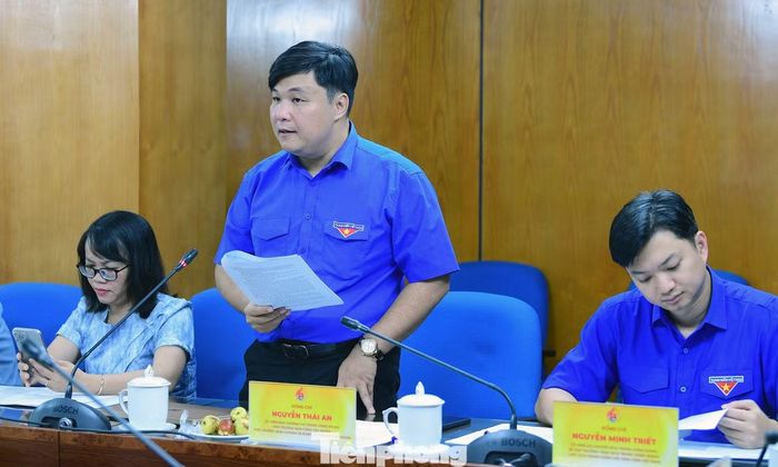 Anh Nguyễn Thái An báo cáo kết quả cuộc thi. Ảnh: Xuân Tùng