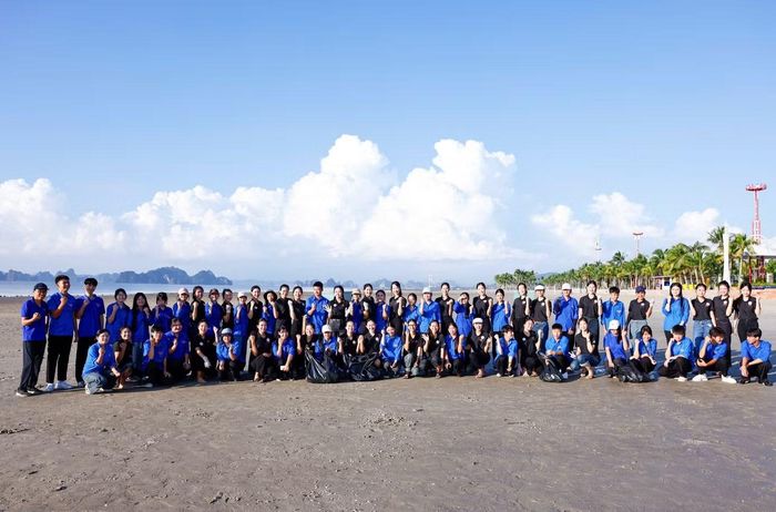 Đây cũng là cách để 53 cô gái nhìn hành trình Hoa hậu Việt Nam ở một góc độ rộng hơn. Cuộc thi không chỉ là những bước catwalk, trang phục, ánh đèn sân khấu hay chiếc vương miện. Đó còn là hành trình trải nghiệm, kết nối và đồng hành với cộng đồng.