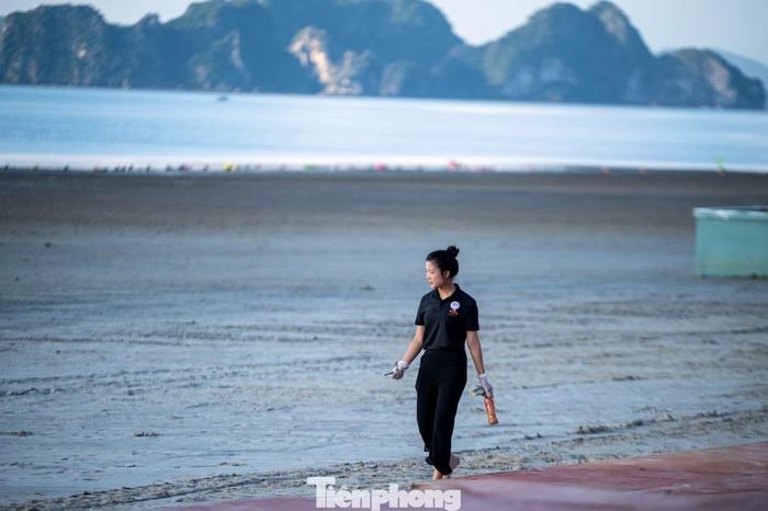 Hoạt động này nối dài chuỗi trải nghiệm cộng đồng mà các thí sinh đã tham gia trong hành trình năm nay. Từ những chuyến đi thiện nguyện, hoạt động với trẻ em đến các chương trình hướng tới cộng đồng, các cô gái có cơ hội tiếp xúc với nhiều nhóm người và nhiều hoàn cảnh khác nhau.