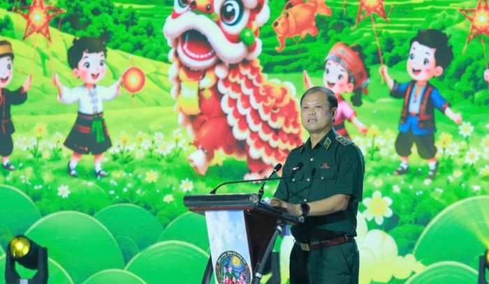 Trung tướng Nguyễn Anh Tuấn, Bí thư Đảng ủy, Chính ủy Bộ đội Biên phòng phát biểu khai mạc đêm hội.