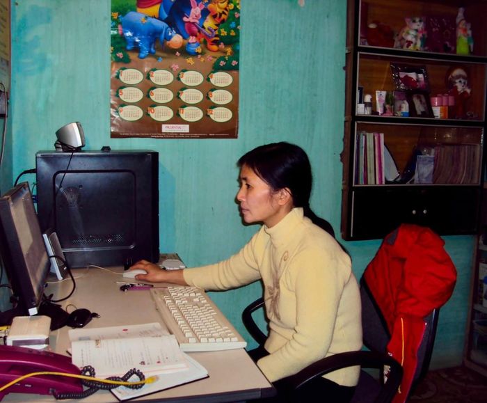 Thời gian này, mẹ của chị Hải Anh chuyển lên làm việc trên căn gác xép của căn nhà