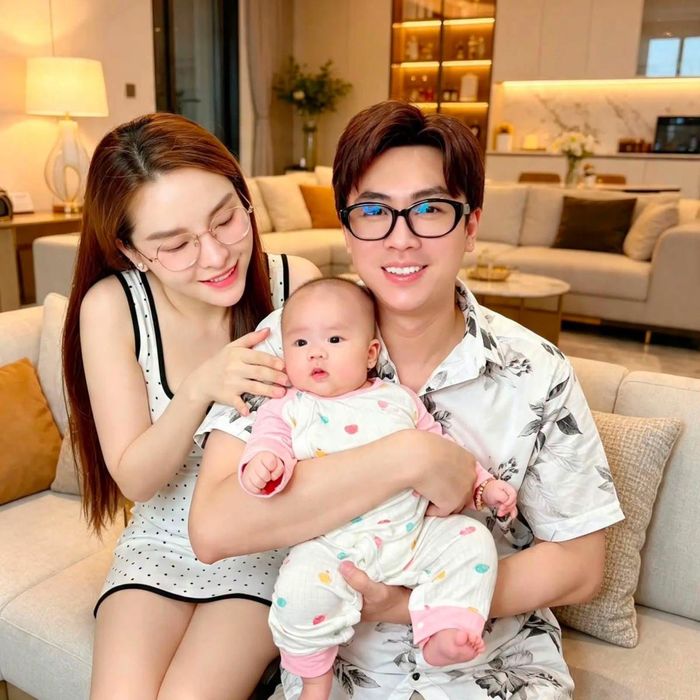Cặp đôi chào đón con gái chào đời hồi tháng 5.
