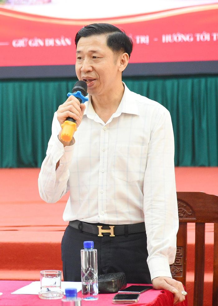 Nghệ nhân dân gian Phạm Hải Hưng - thủ nhang đền Trần Thương.