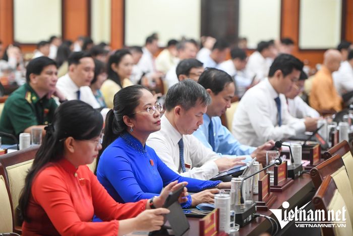 Các đại biểu tham dự kỳ họp. Ảnh: Nguyễn Huế