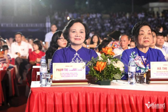 Phó Thủ tướng Chính phủ Phạm Thị Thanh Trà dự Lễ khai mạc Lễ hội.