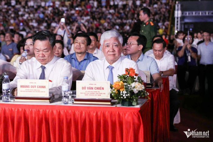 Phó Chủ tịch Thường trực Quốc hội Đỗ Văn Chiến dự Lễ khai mạc Lễ hội.