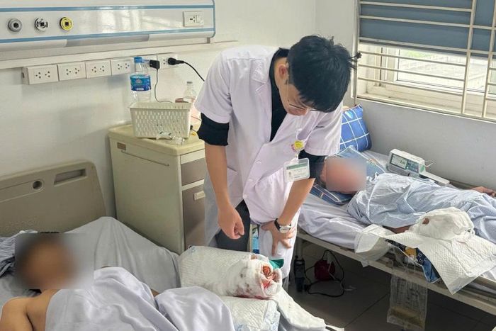 Bệnh nhân được các bác sĩ theo dõi chặt chẽ. Ảnh: BVCC.
