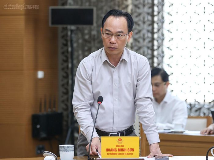 Bộ trưởng GD-ĐT Hoàng Minh Sơn phát biểu tại cuộc họp. Ảnh: Chính phủ
