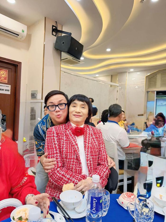 Diễn viên Gia Bảo mừng khi NSND Minh Vương vẫn khỏe mạnh.