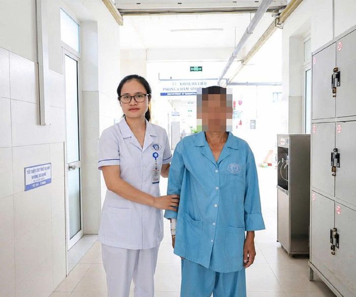 Người bệnh phục hồi tích cực sau khi được phẫu thuật, điều trị.