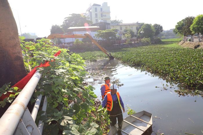 Chủ tịch UBND tỉnh Thanh Hóa yêu cầu các địa phương, đơn vị phải thực hiện nhiệm vụ dựa trên tiêu chí: kết quả được đo bằng số tuyến cống được khơi thông, điểm ngập được xử lý, lượng rác thu gom và các khu vực được vệ sinh, khử khuẩn, thay vì số buổi ra quân hay số người tham gia.