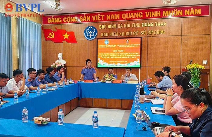  Đồng chí Nguyễn Thị Kim Hồng, Phó Viện trưởng VKSND khu vực 2, tỉnh Đồng Tháp trực tiếp tham gia đối thoại với doanh nghiệp.